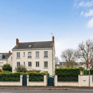 Vue de la Rue Michel Simon à L'Haÿ-les-Roses, montrant l'immobilier et le prix au mètre carré